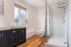 En-Suite- click for photo gallery